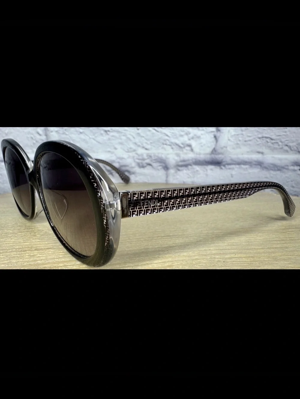 Fendi Black Round Oversized Women's Sunglasses with Gradient Lenses